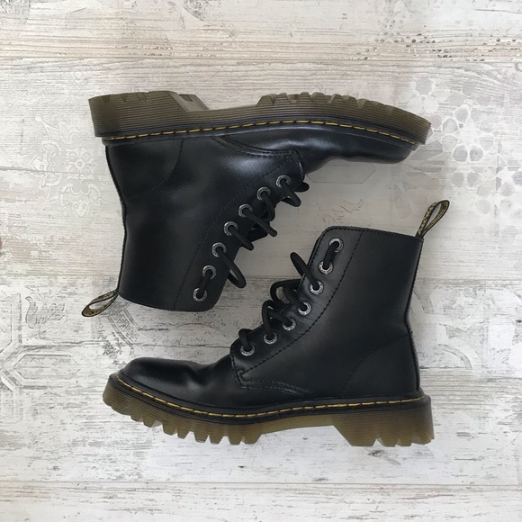 luana combat boot